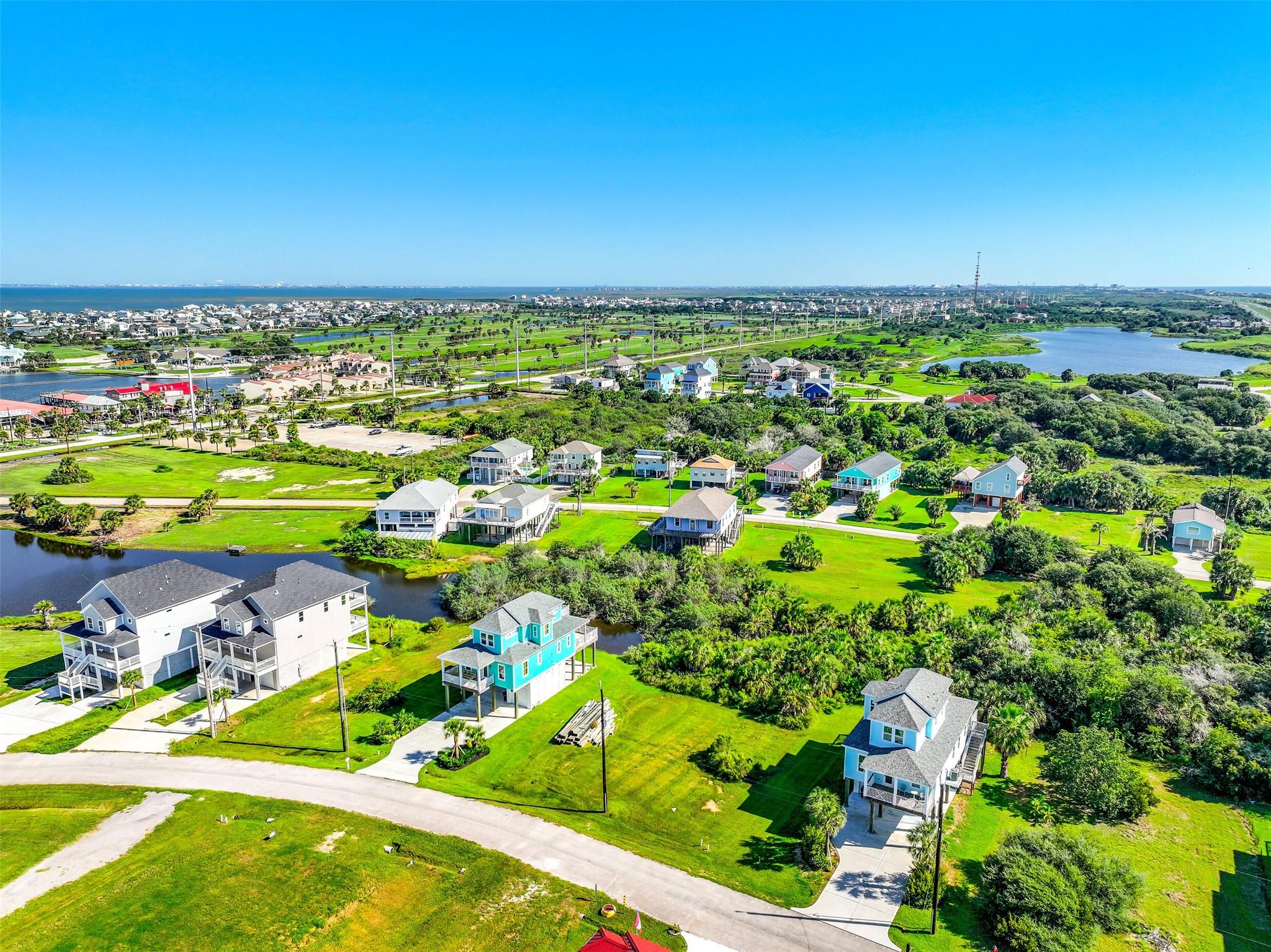 3821 El Lago