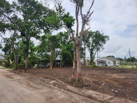 5410 Broom Street Houston TX 77091