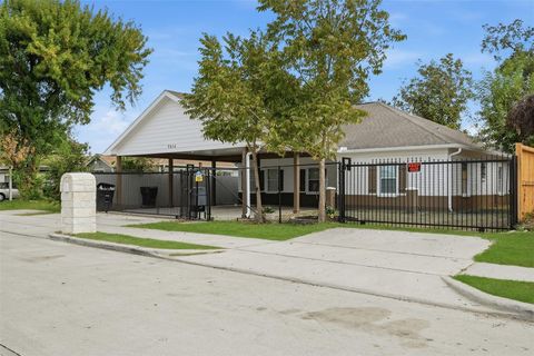 7514 Meadowshire Street Houston TX 77037