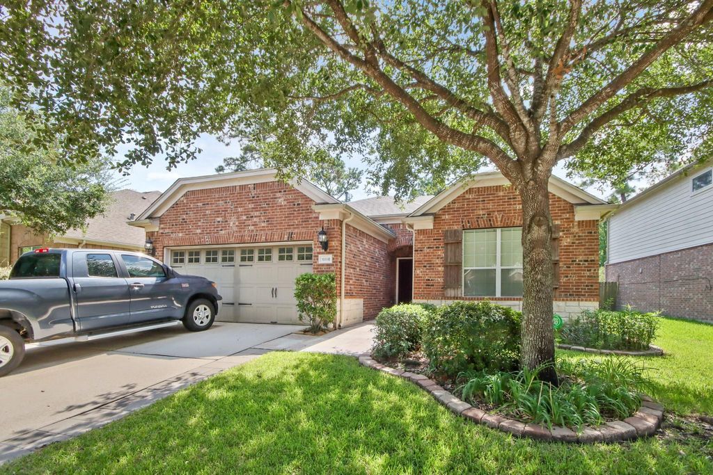 Photo of 16918 Cherokee Lake Lane, Houston, TX 77044 (MLS # 48857027)