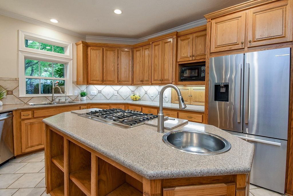 Photo of 3003 Bernadette Lane, Houston, TX 77043 (MLS # 839998)