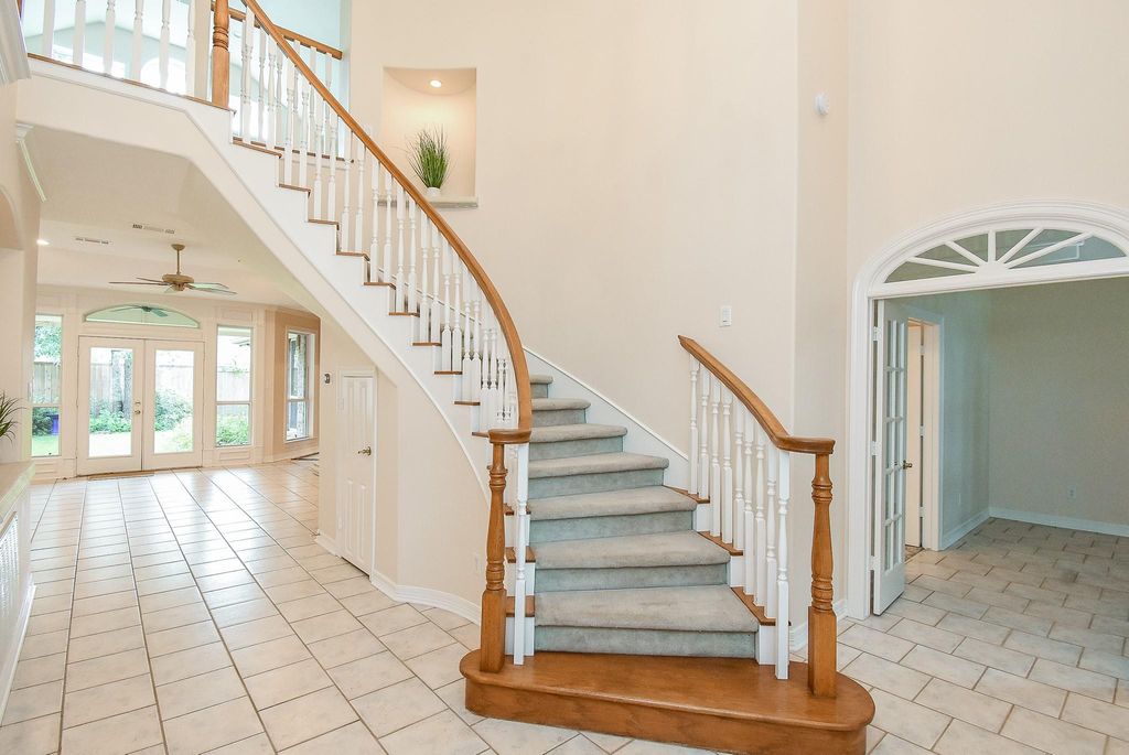 Photo of 3003 Bernadette Lane, Houston, TX 77043 (MLS # 839998)