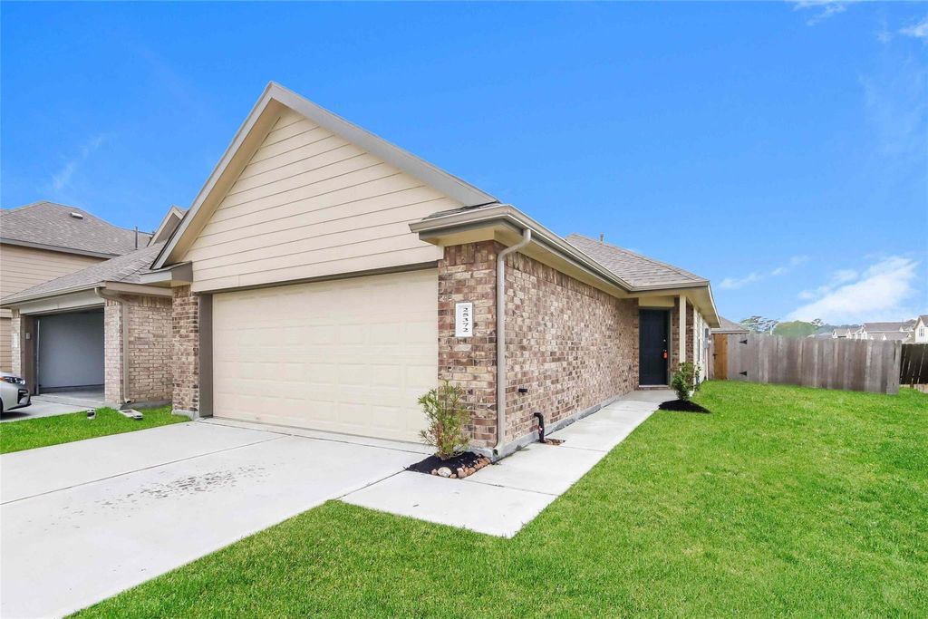 Photo of 25372 Claremont Hills Lane, Porter, TX 77365 (MLS # 38858322)