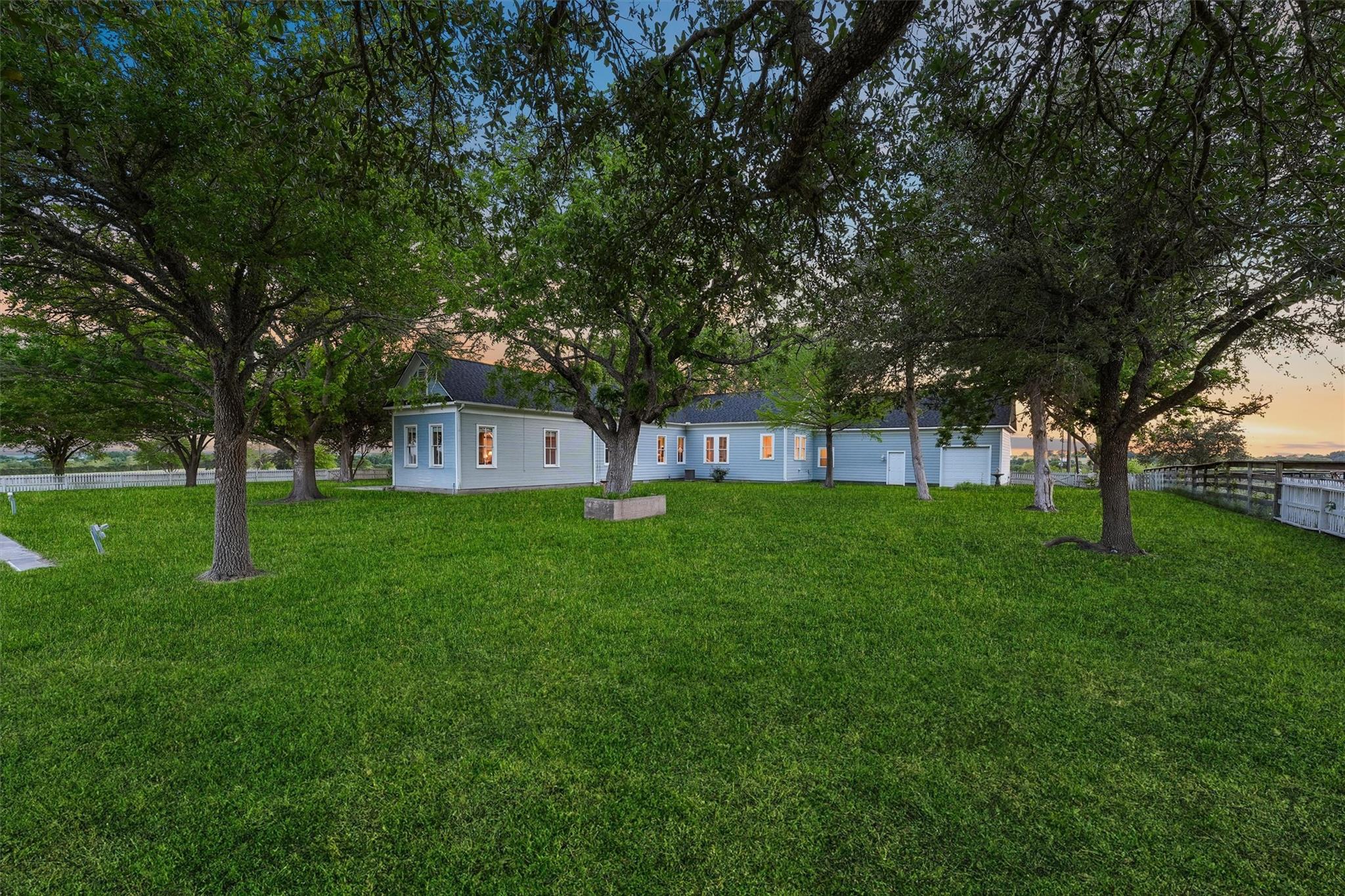 Brenham, Texas, 77833, United States, 3 Bedrooms Bedrooms, ,3 BathroomsBathrooms,Residential,Active,2022126