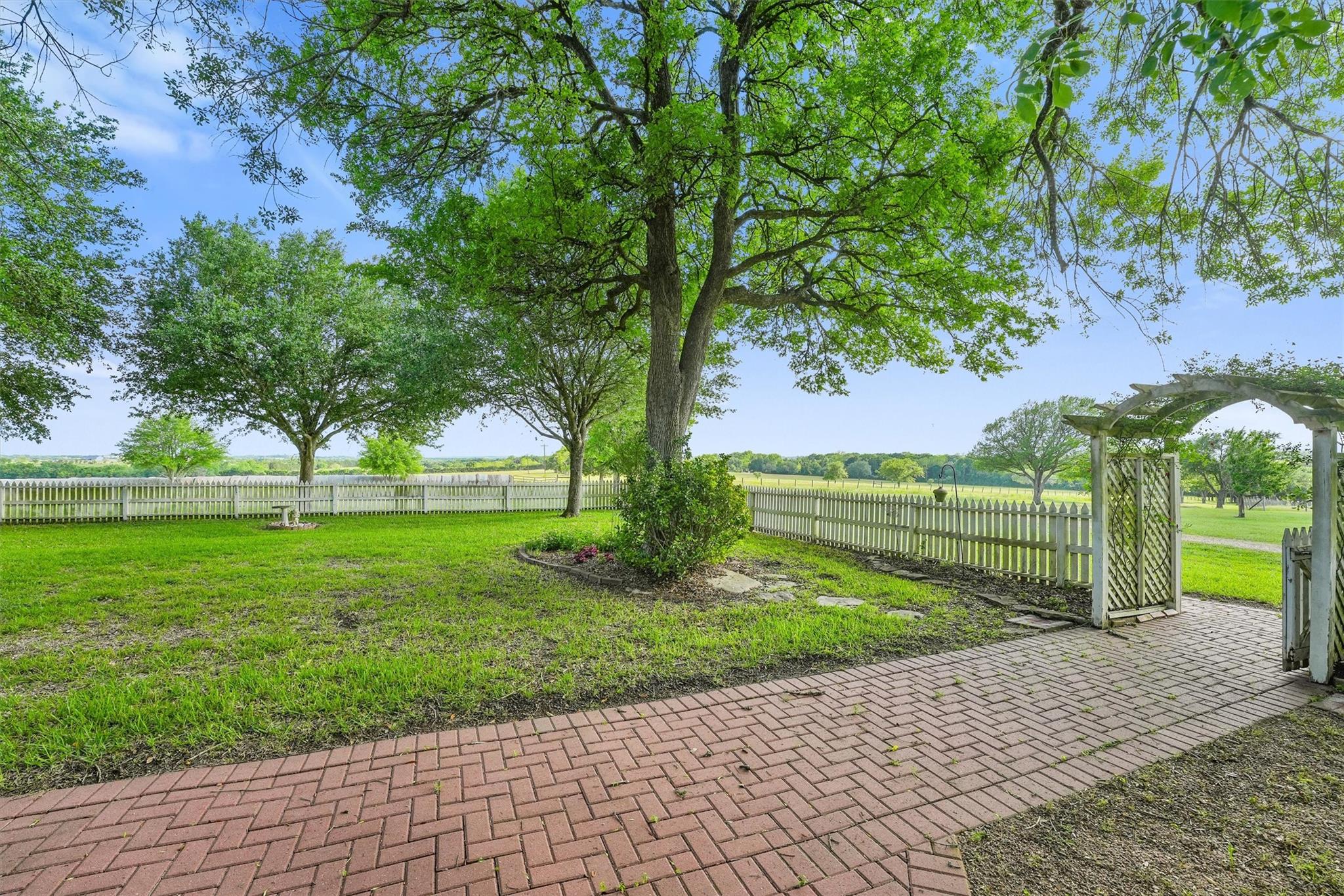 Brenham, Texas, 77833, United States, 3 Bedrooms Bedrooms, ,3 BathroomsBathrooms,Residential,Active,2022126