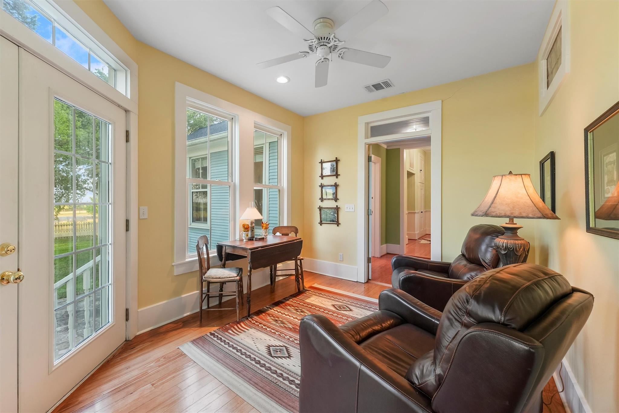 Brenham, Texas, 77833, United States, 3 Bedrooms Bedrooms, ,3 BathroomsBathrooms,Residential,Active,2022126