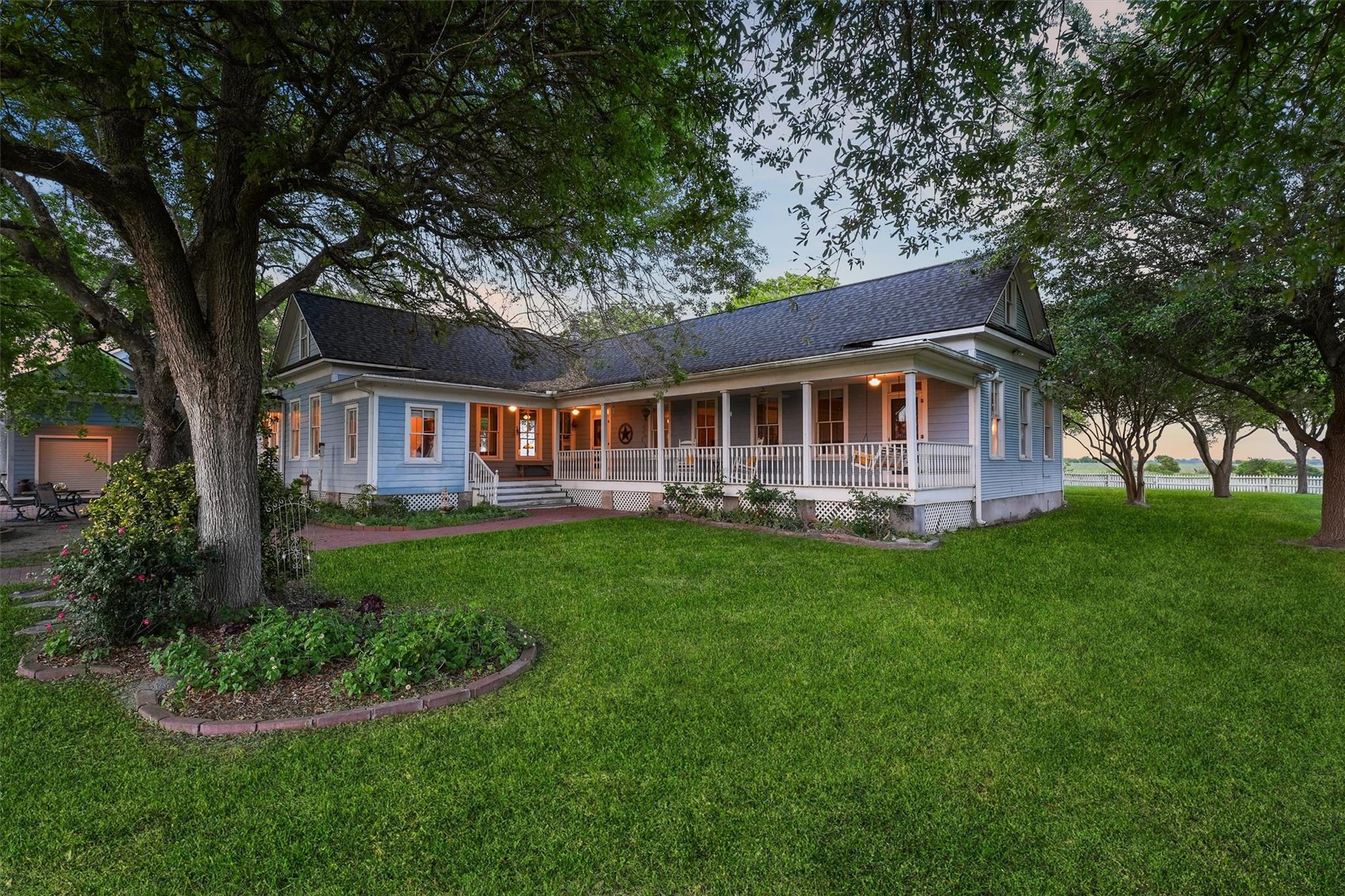 Brenham, Texas, 77833, United States, 3 Bedrooms Bedrooms, ,3 BathroomsBathrooms,Residential,Active,2022126