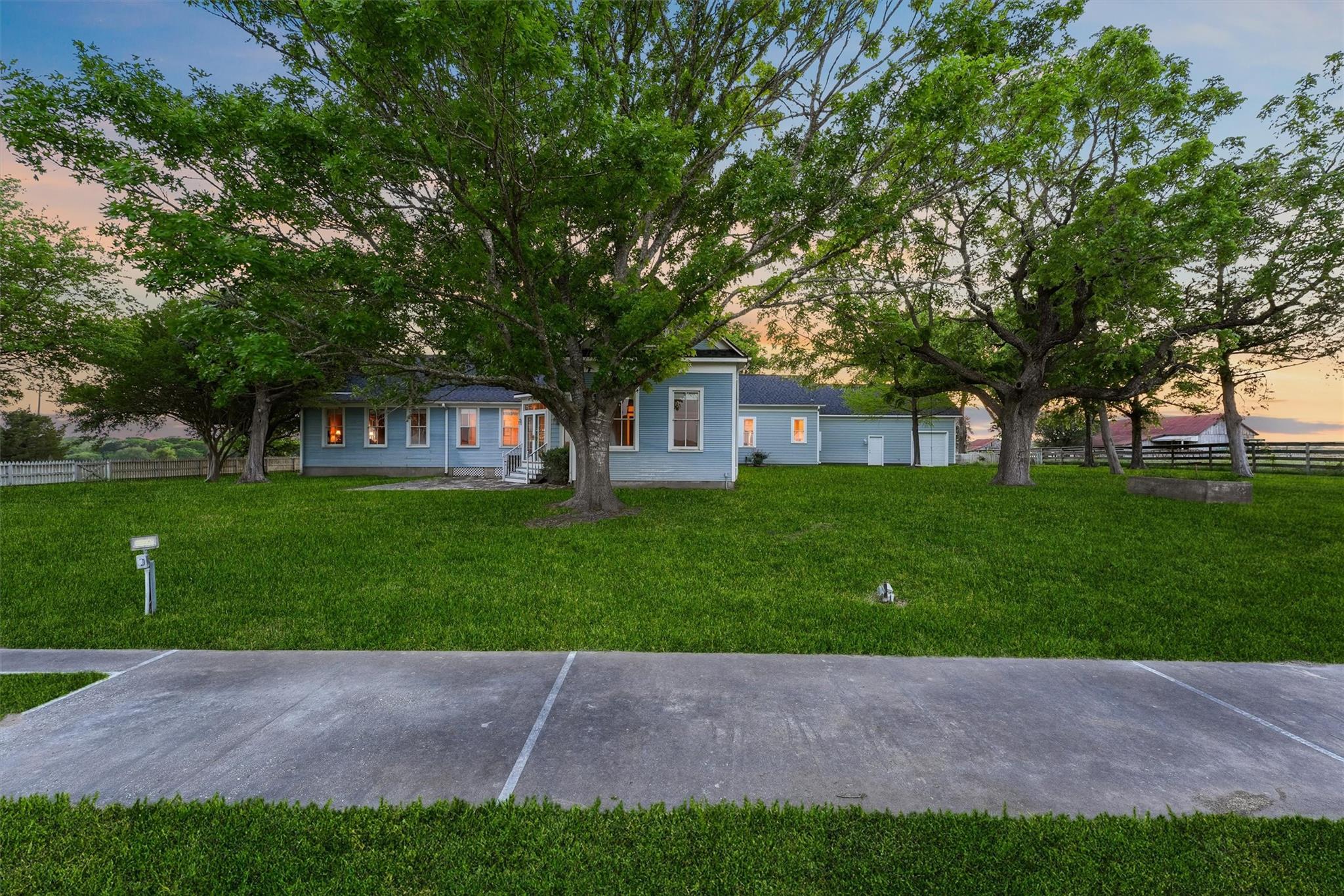 Brenham, Texas, 77833, United States, 3 Bedrooms Bedrooms, ,3 BathroomsBathrooms,Residential,Active,2022126