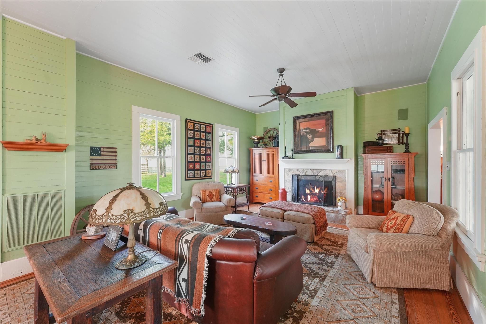 Brenham, Texas, 77833, United States, 3 Bedrooms Bedrooms, ,3 BathroomsBathrooms,Residential,Active,2022126