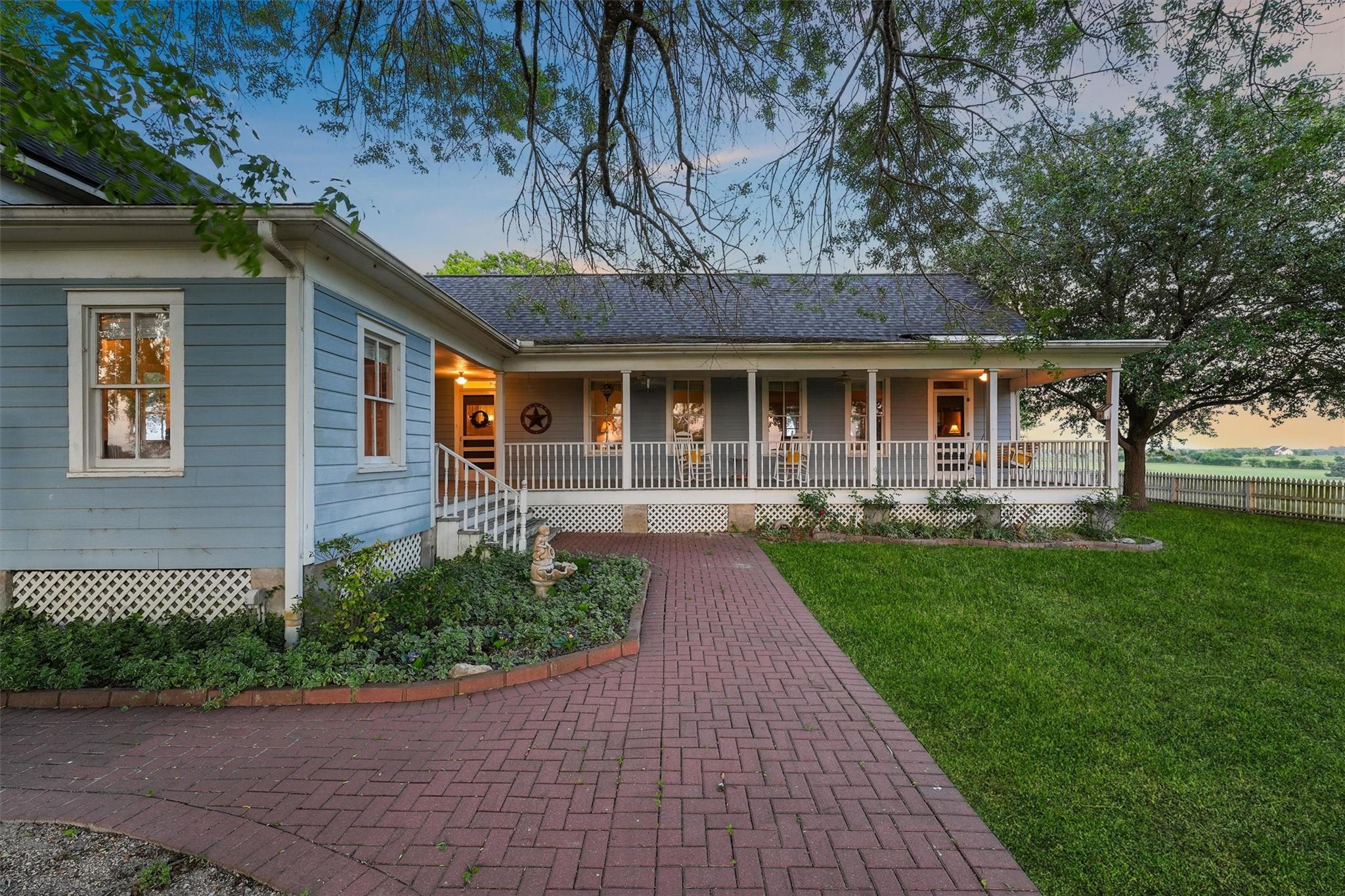 Brenham, Texas, 77833, United States, 3 Bedrooms Bedrooms, ,3 BathroomsBathrooms,Residential,Active,2022126