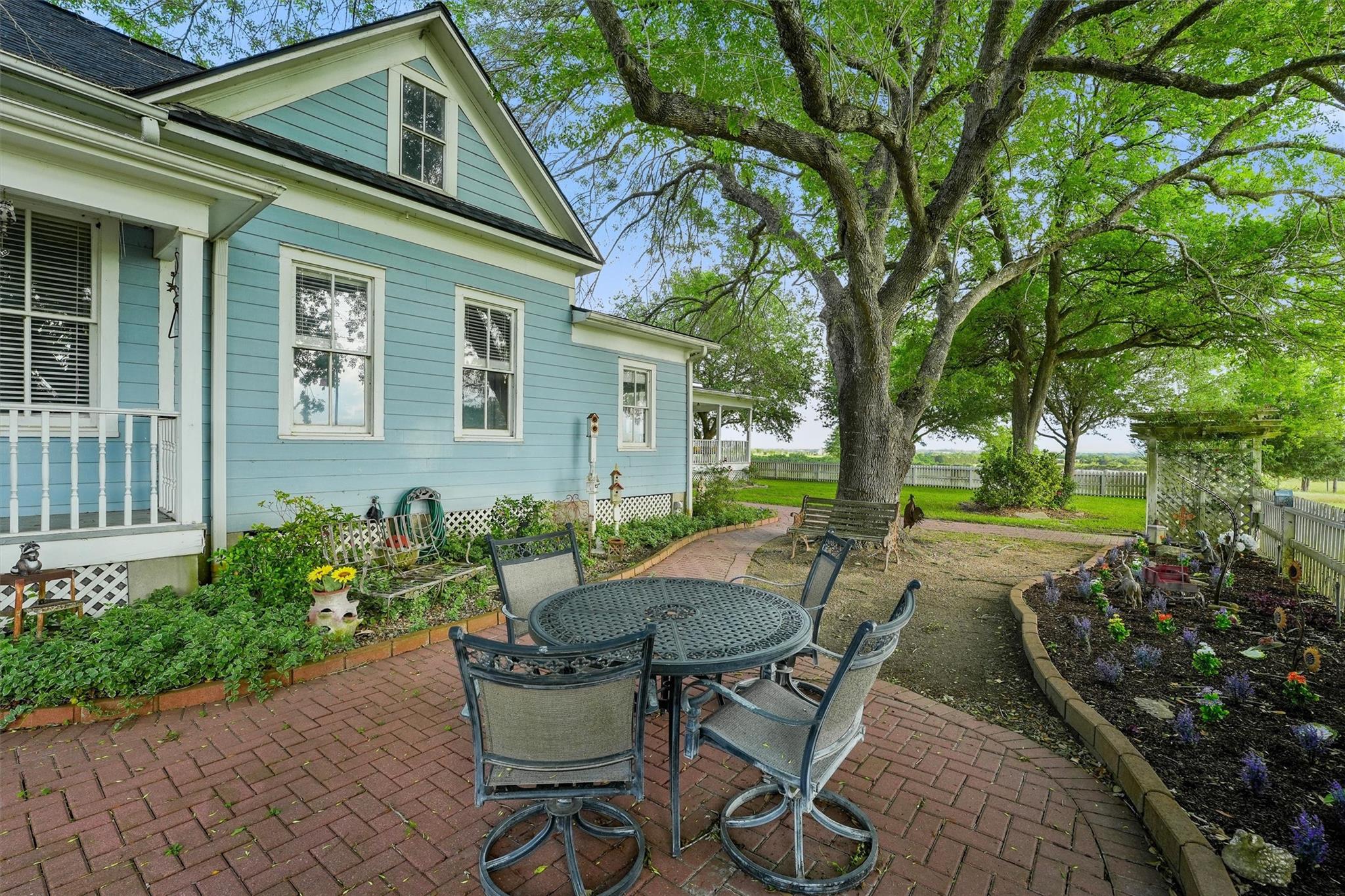 Brenham, Texas, 77833, United States, 3 Bedrooms Bedrooms, ,3 BathroomsBathrooms,Residential,Active,2022126