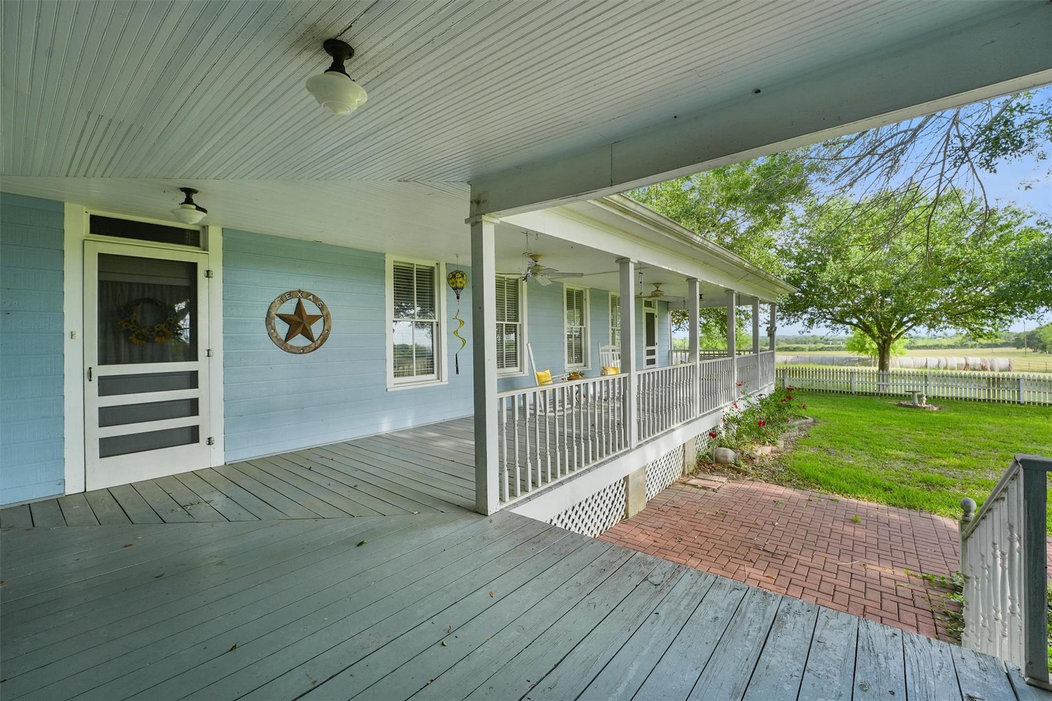 Brenham, Texas, 77833, United States, 3 Bedrooms Bedrooms, ,3 BathroomsBathrooms,Residential,Active,2022126