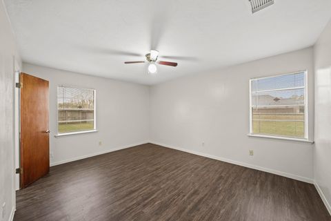 Photo of 322 Pinedale Avenue, Arcola, TX 77583 (MLS # 61053932)