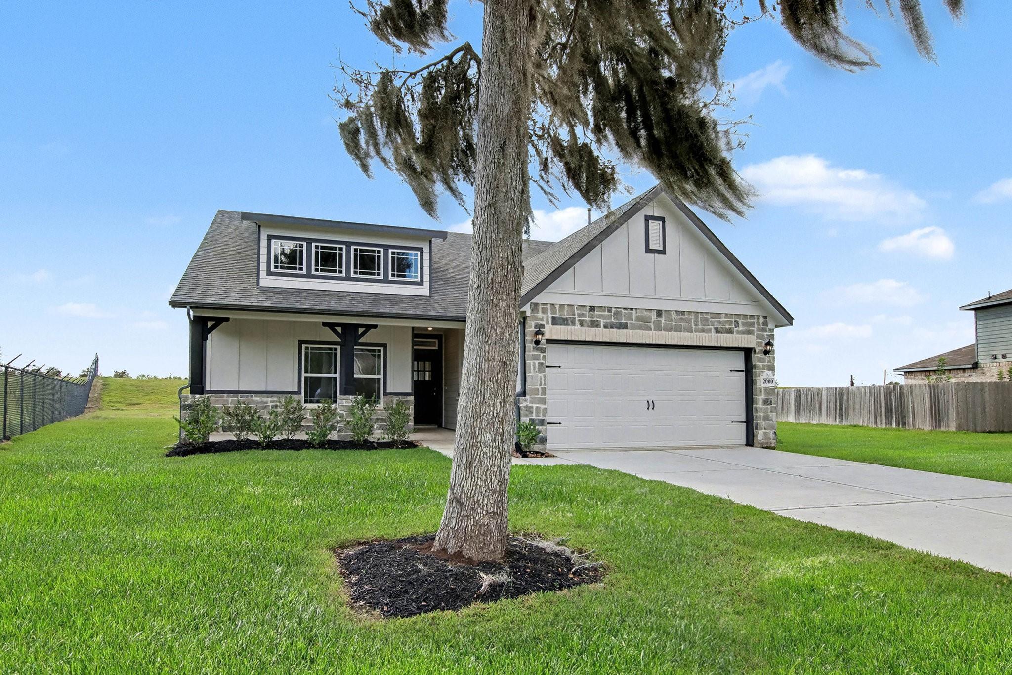 2000 Twin Lakes Boulevard