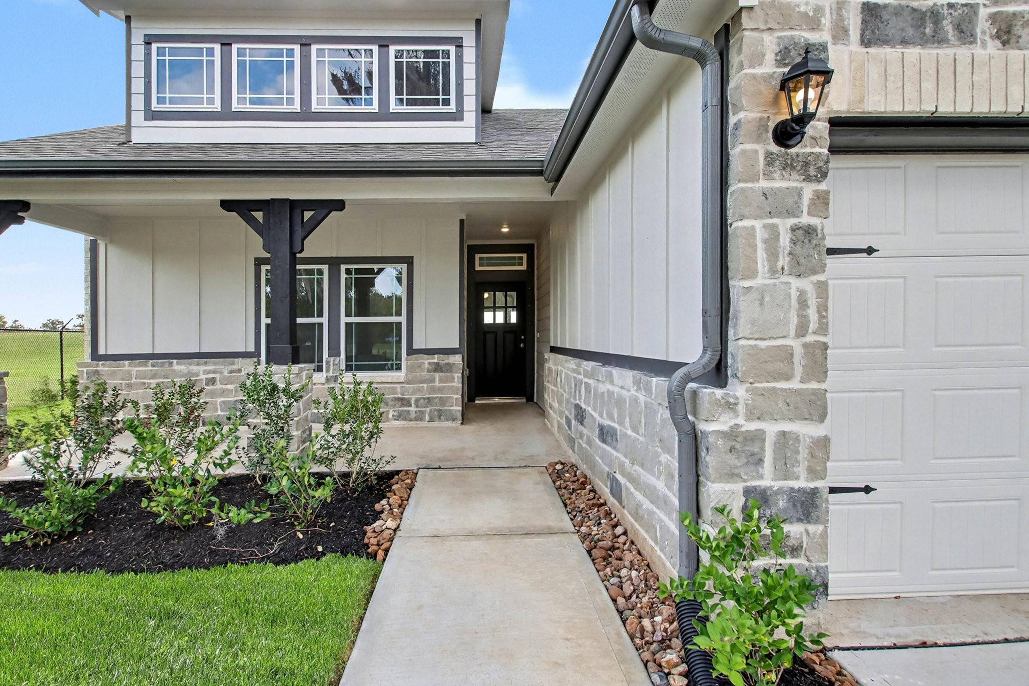 2000 Twin Lakes Boulevard