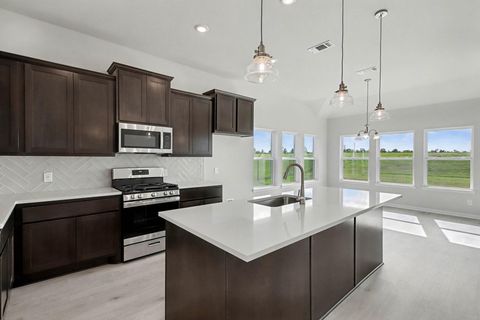 Photo of 2000 Twin Lakes Boulevard, West Columbia, TX 77486 (MLS # 2058142)
