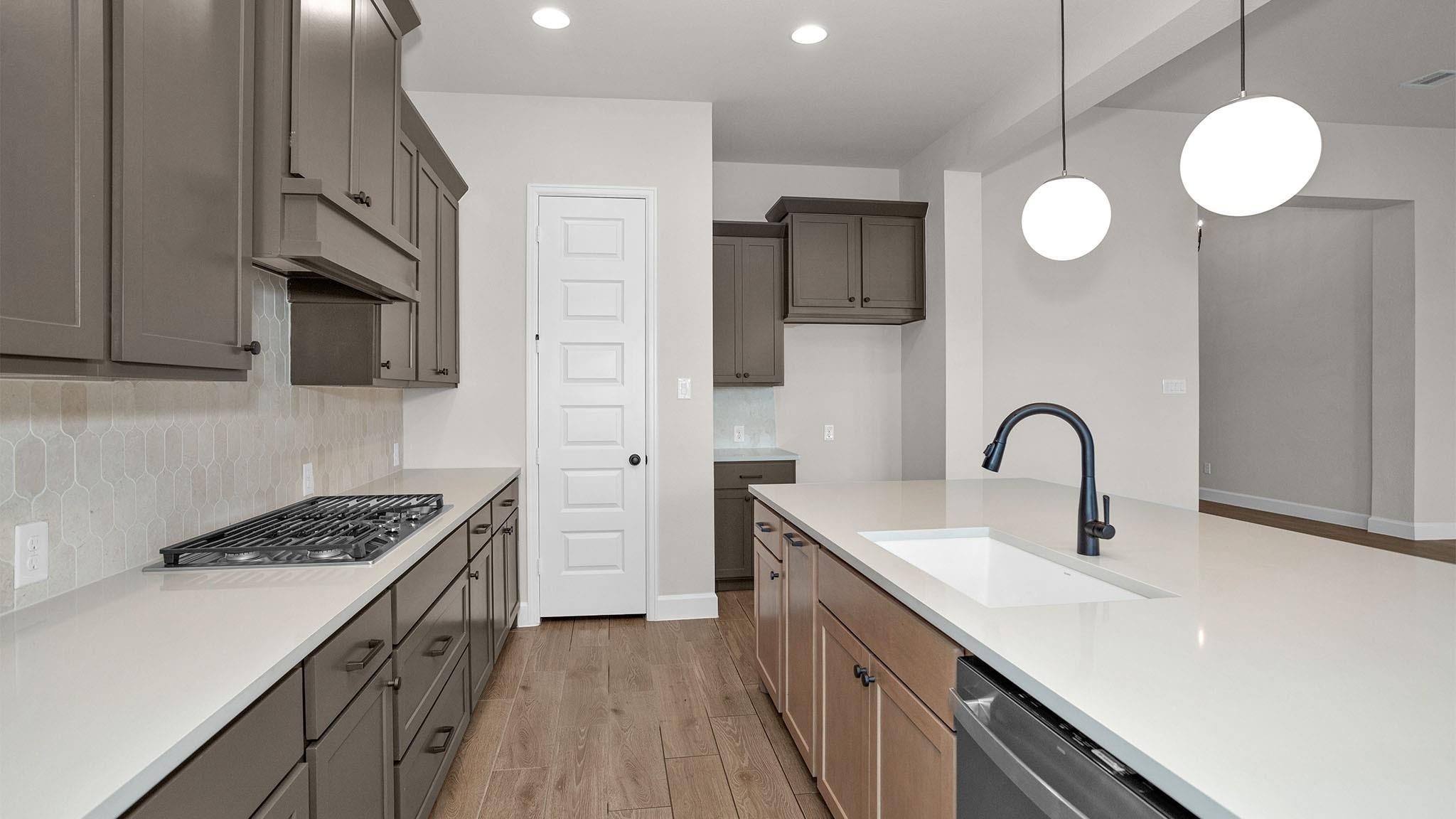 4910 Sunrise Avenue