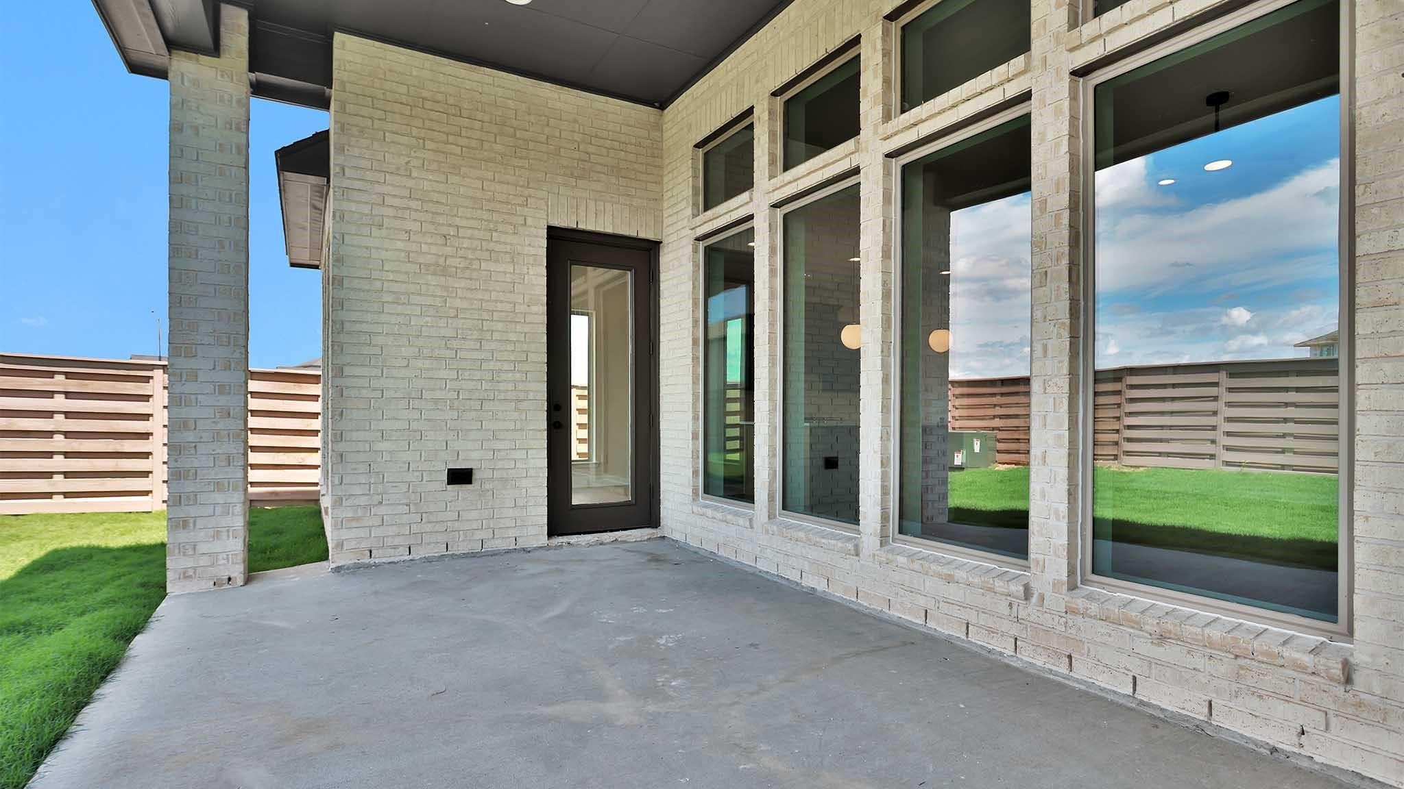 4910 Sunrise Avenue