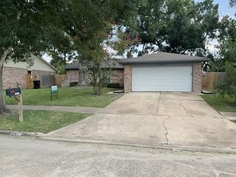 Photo of 10311 Towneview Drive, Sugar Land, TX 77498 (MLS # 42863045)