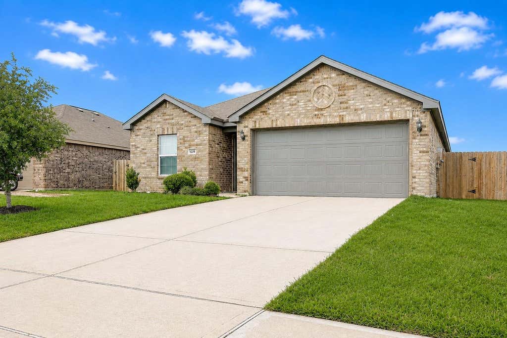Photo of 1219 Paradise Found Drive, Iowa Colony, TX 77583 (MLS # 60771740)