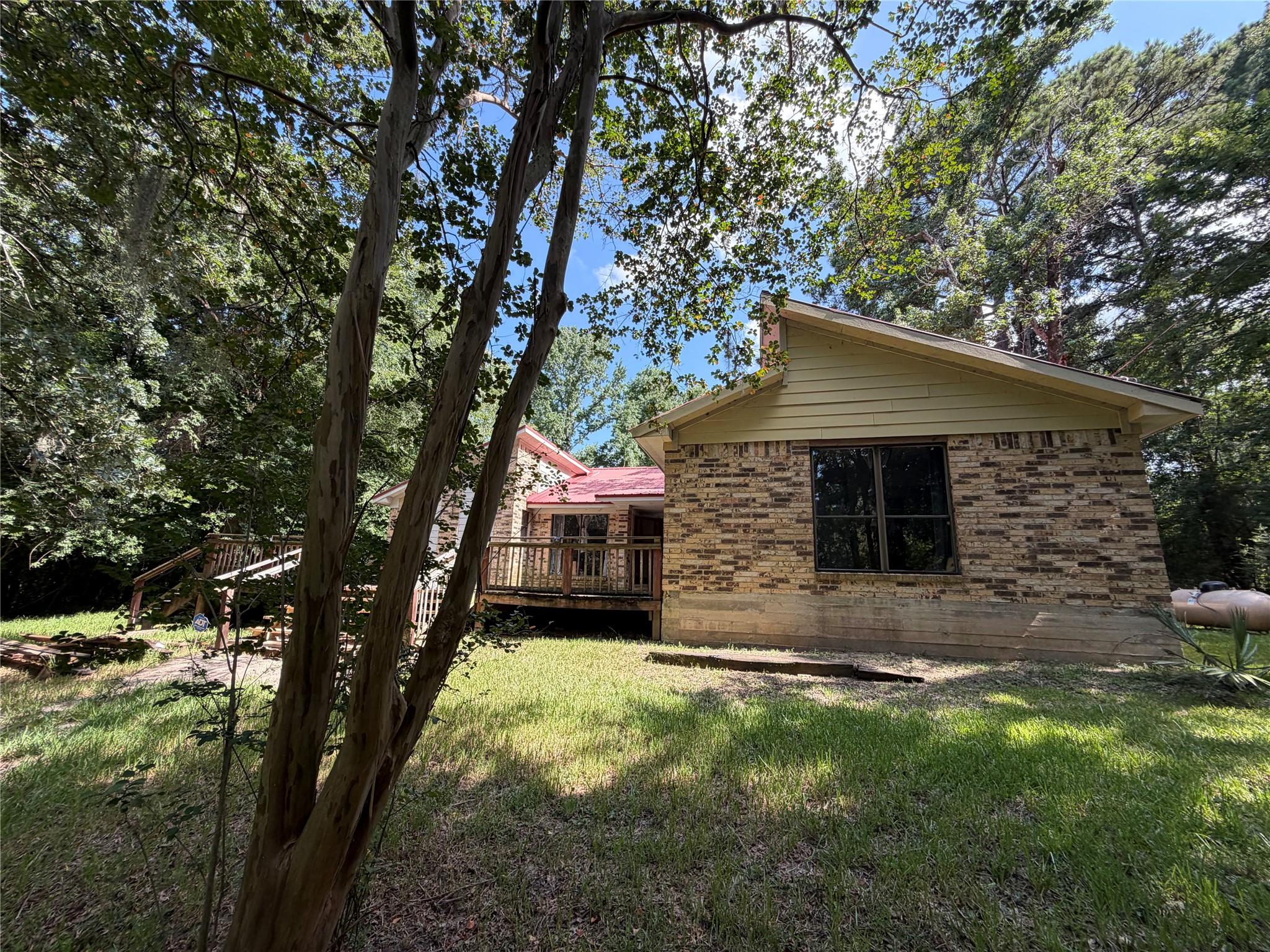 606 Pine Tree Road