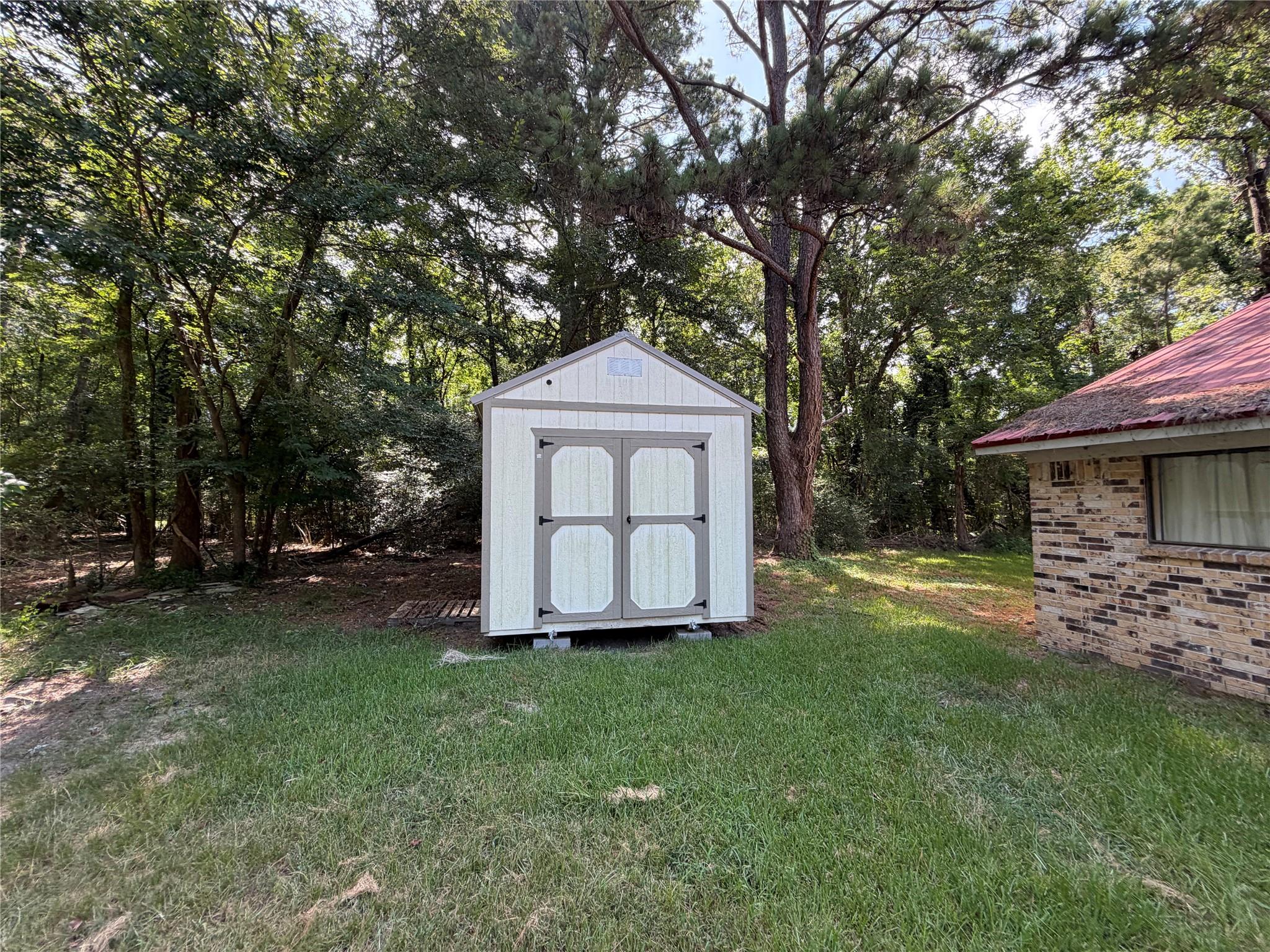 606 Pine Tree Road