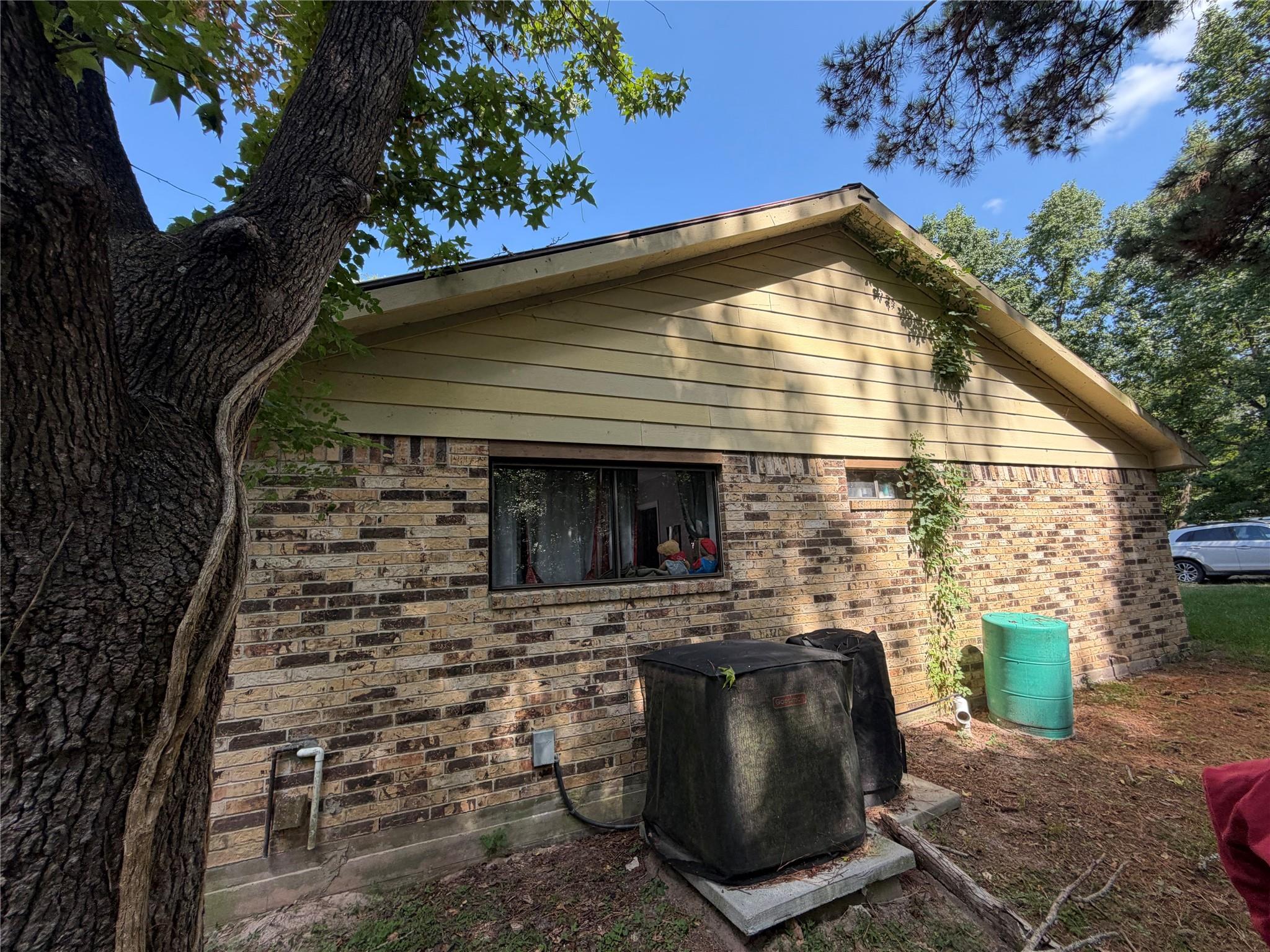 606 Pine Tree Road