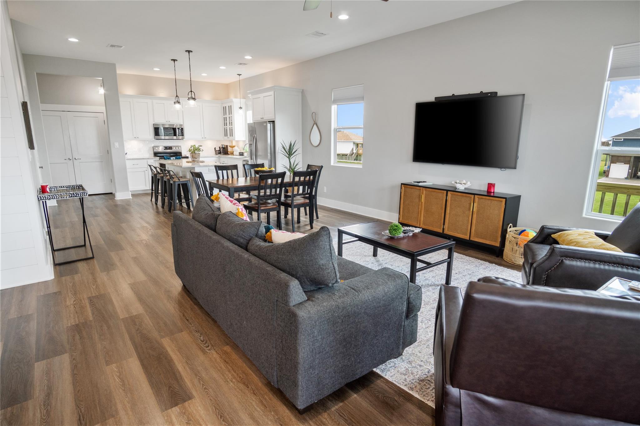 804 1/2 W Johnson Crawford Circle