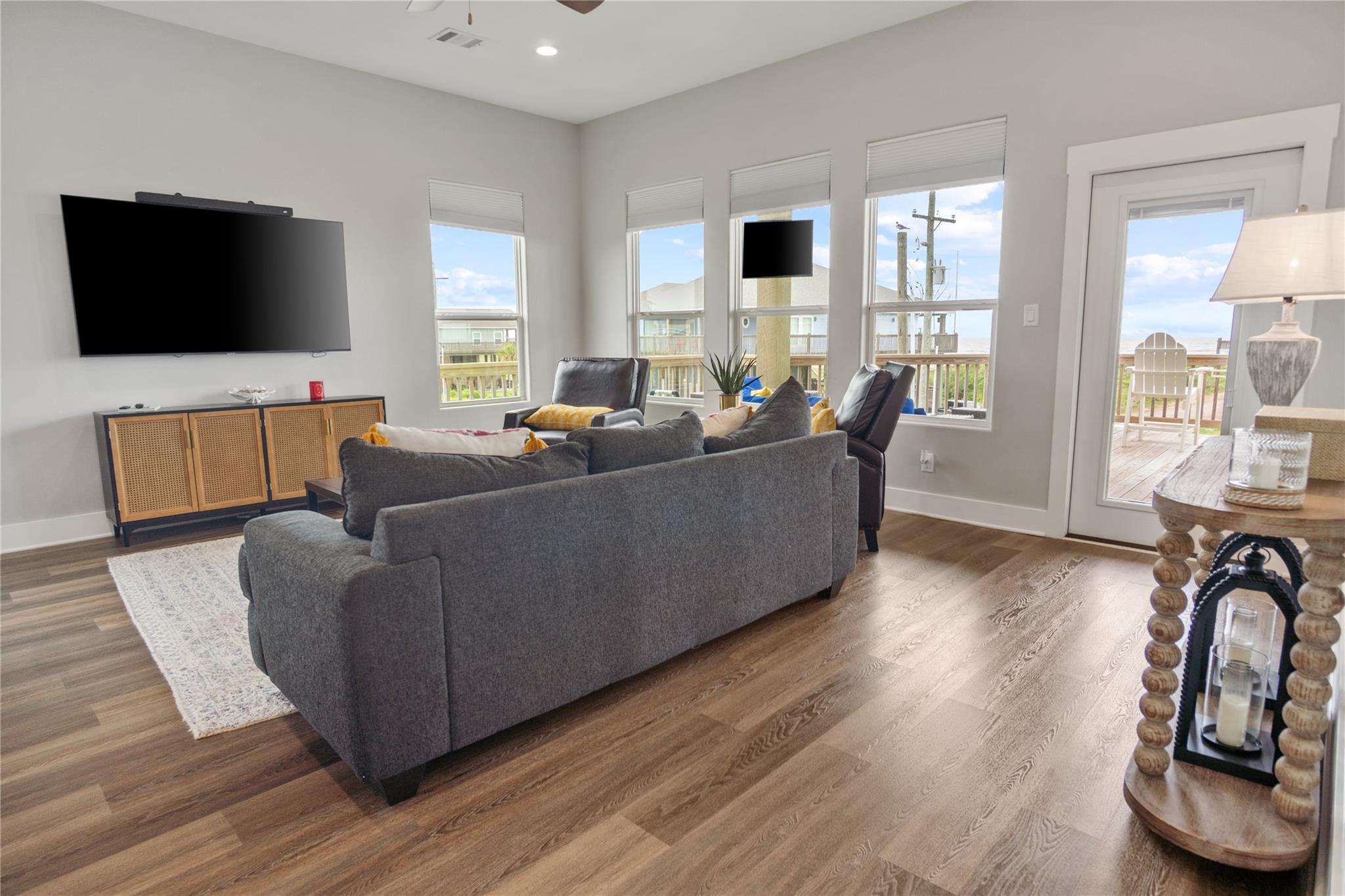 804 1/2 W Johnson Crawford Circle