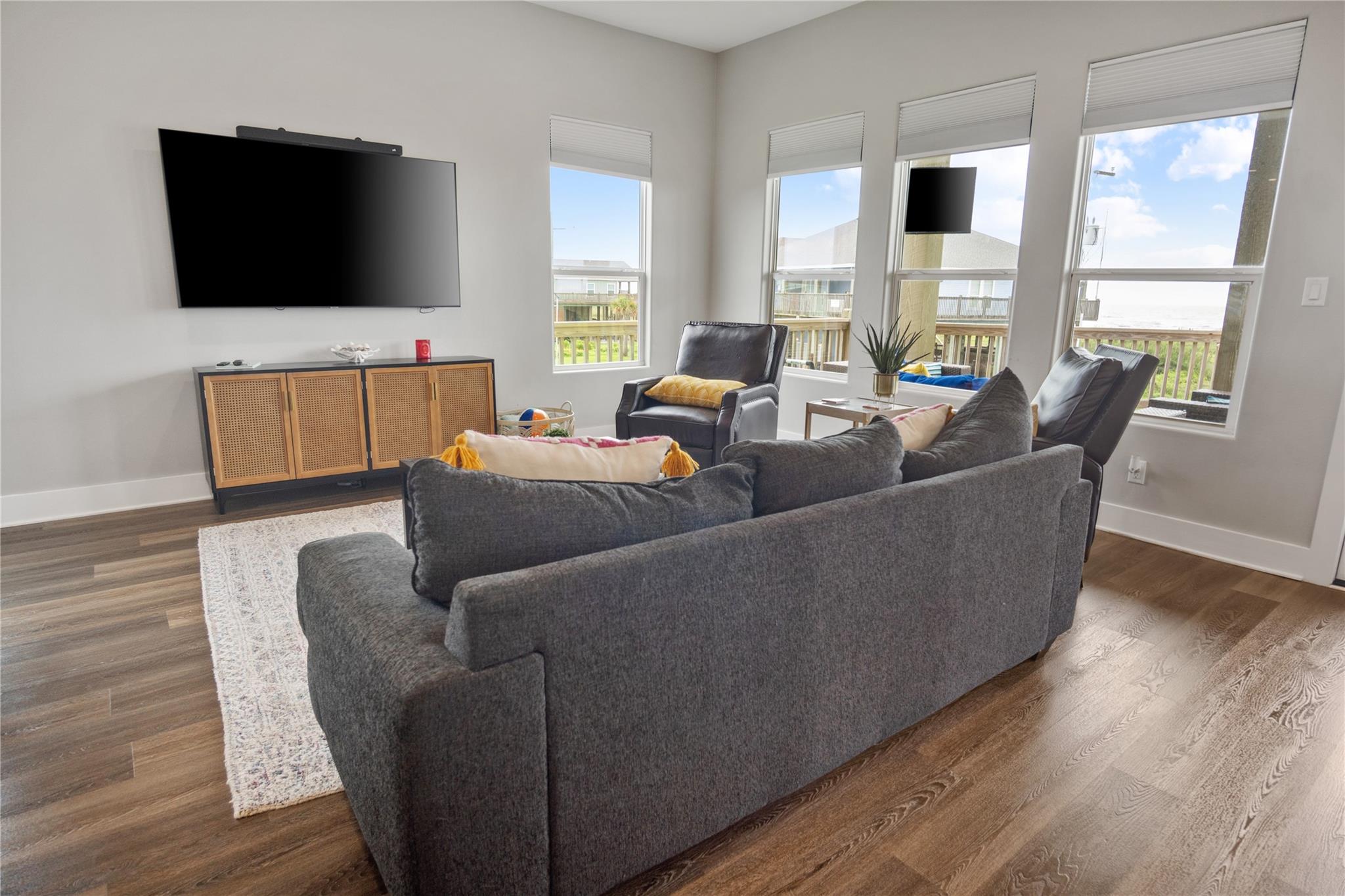 804 1/2 W Johnson Crawford Circle