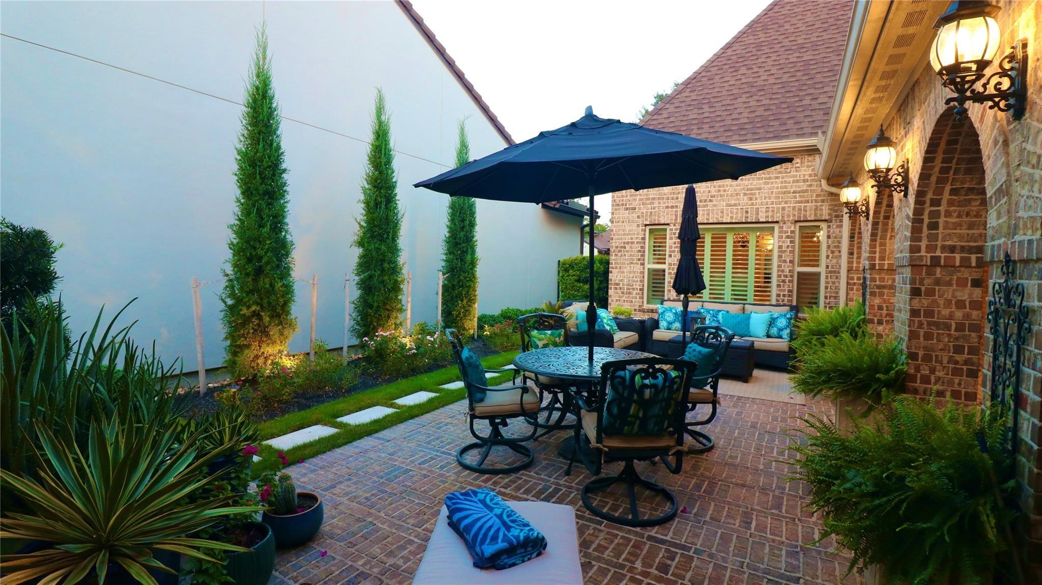 51 Woodglade Way
