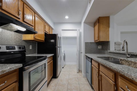 Condo For Sale - 2800 Jeanetta Street #2207<br/> Houston, TX 77063