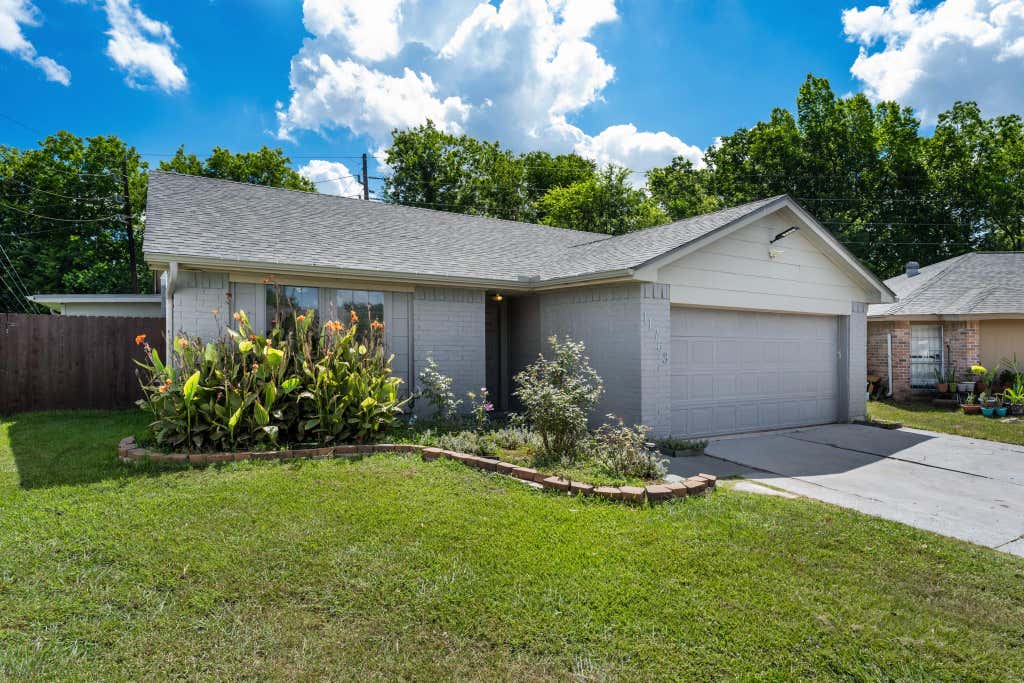 Photo of 11763 Cliveden Drive, Houston, TX 77066 (MLS # 30831208)