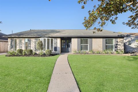 Photo of 2410 Del Norte Street, Houston, TX 77018 (MLS # 27741544)