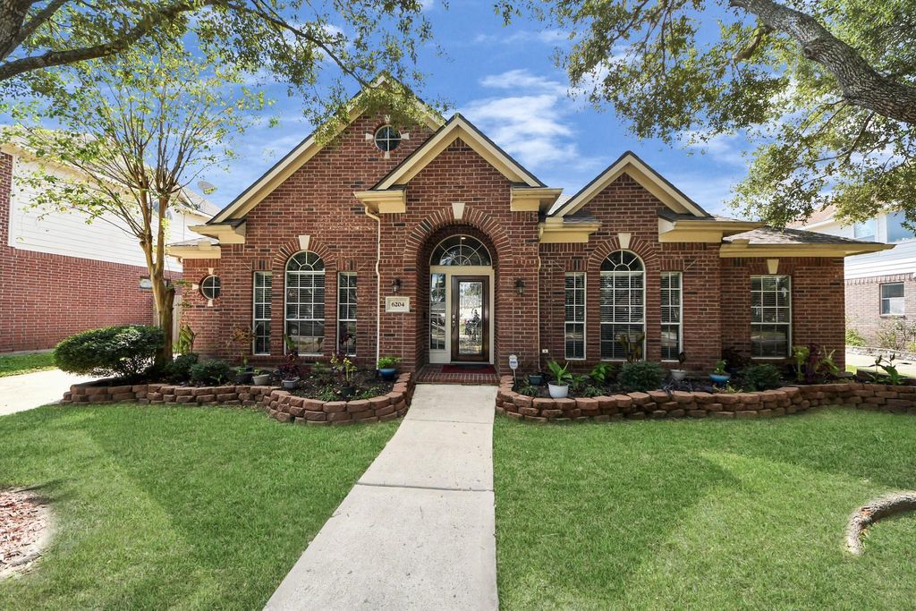 Photo of 6204 Raintree Drive, Pearland, TX 77584 (MLS # 85874691)