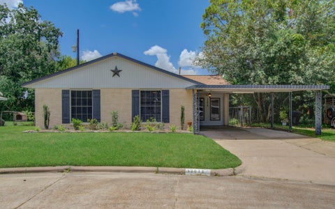Photo of 11018 Long Gate Drive, Houston, TX 77047 (MLS # 86836655)