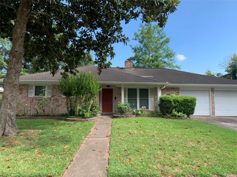 Photo of 1518 Neptune Lane, Houston, TX 77062 (MLS # 62654482)