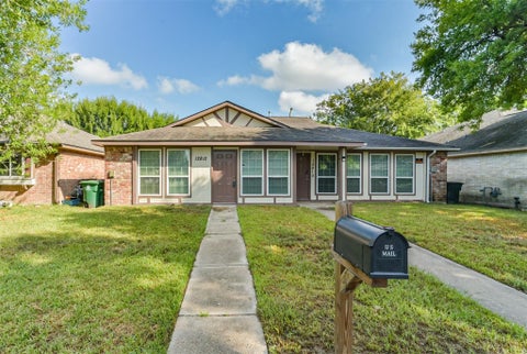 Photo of 12812 Shannon Hills Drive, Houston, TX 77099 (MLS # 61296076)