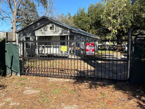 6738 Satsuma Drive Houston TX 77041