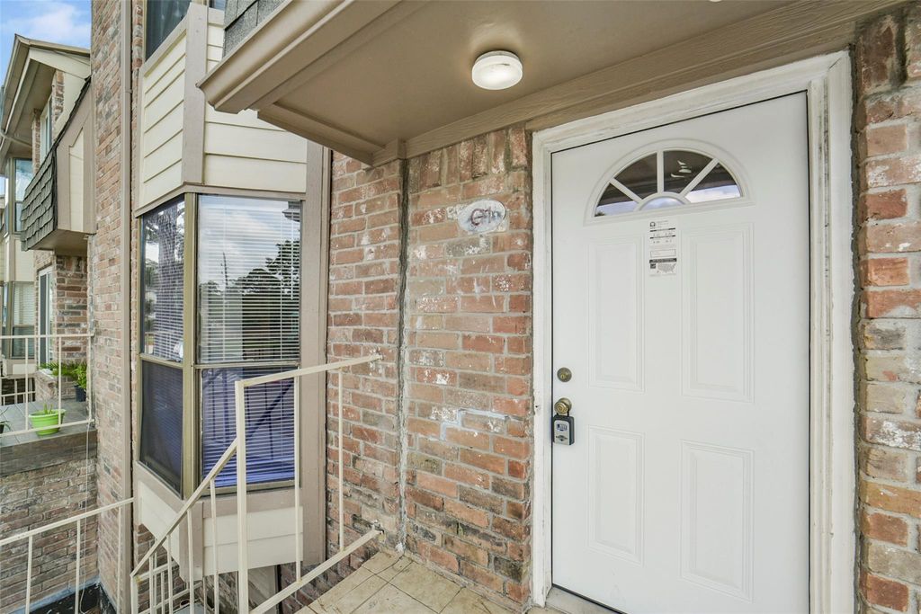 Photo of 2019 Place Rebecca Lane #G1, Houston, TX 77090 (MLS # 52128574)