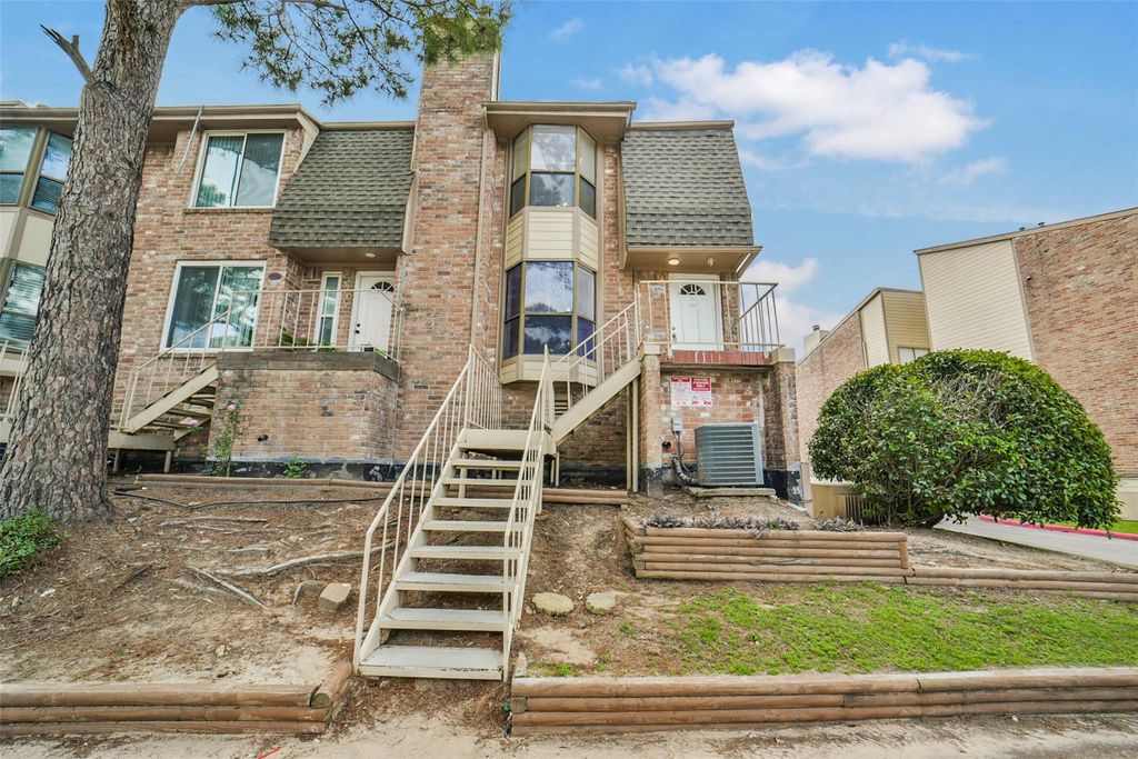 Photo of 2019 Place Rebecca Lane #G1, Houston, TX 77090 (MLS # 52128574)