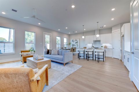 Photo of 5128 Rosslyn Road, Houston, TX 77018 (MLS # 23701397)