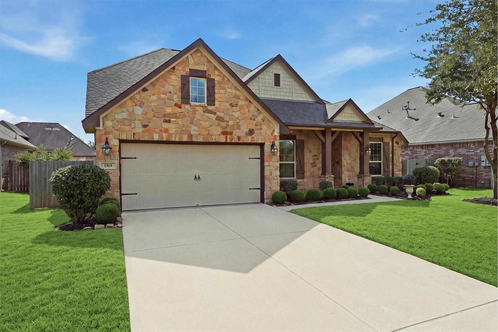 1515 Panorama View Lane