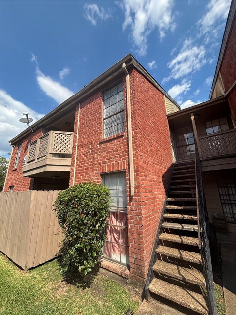 Photo of 12500 Sandpiper Drive Drive #108, Houston, TX 77035 (MLS # 10825895)