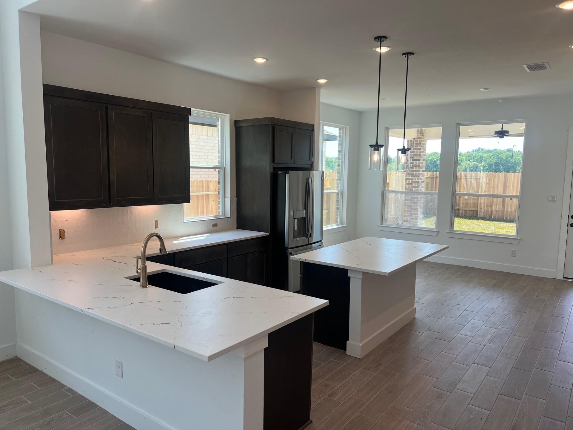 2418 Garden Arbor