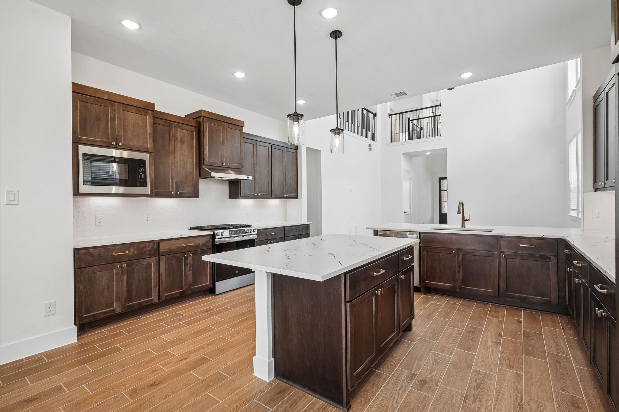 2418 Garden Arbor