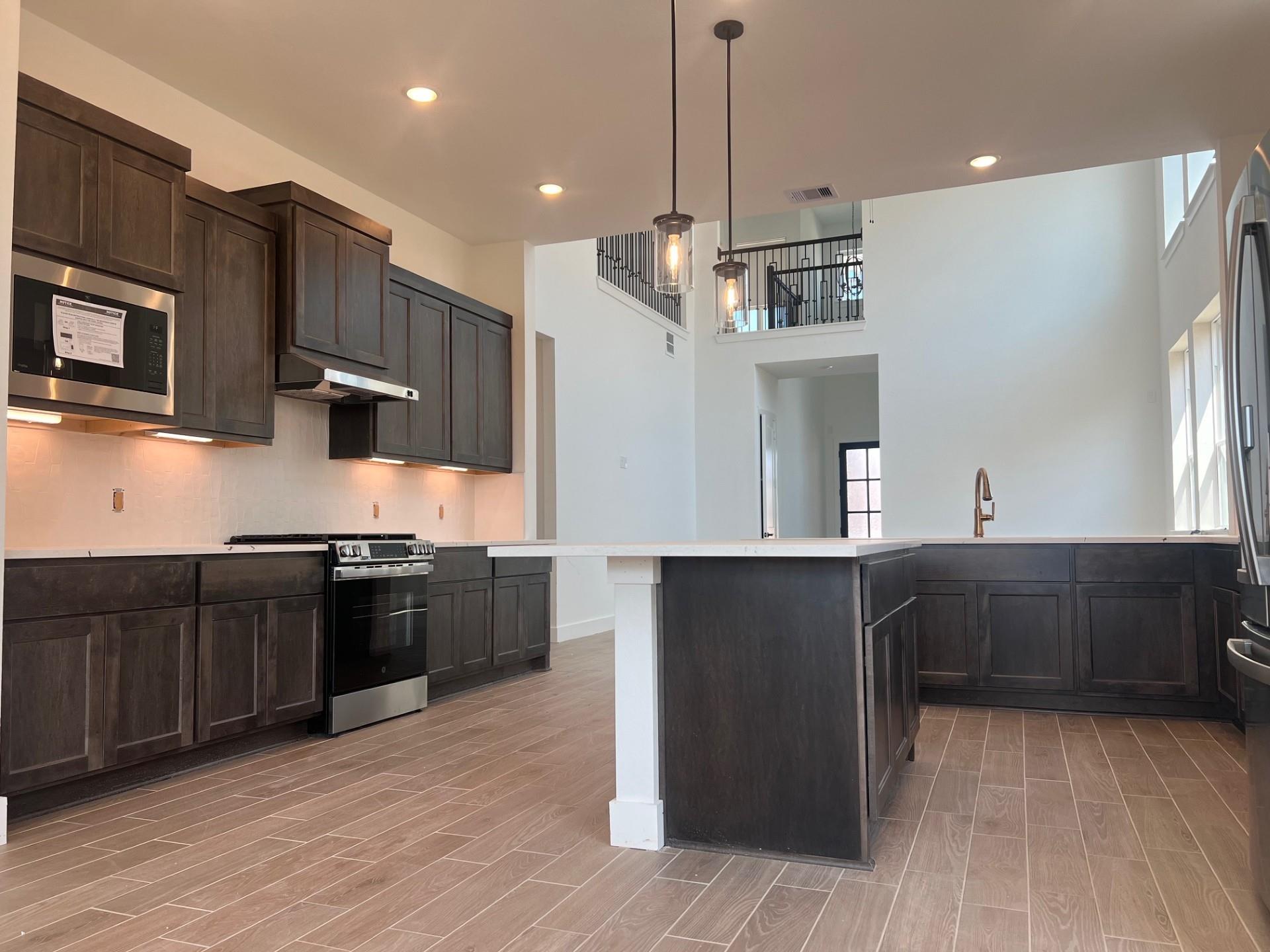 2418 Garden Arbor