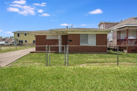 4816 Avenue K Galveston TX 77551
