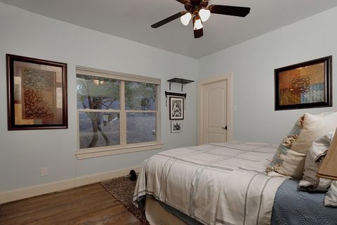 Tiny photo for 1215 W Bell Street, Houston, TX 77019 (MLS # 7948398)