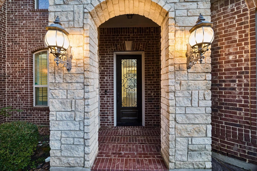 Photo of 35 N Fremont Ridge Loop, Spring, TX 77389 (MLS # 52295765)